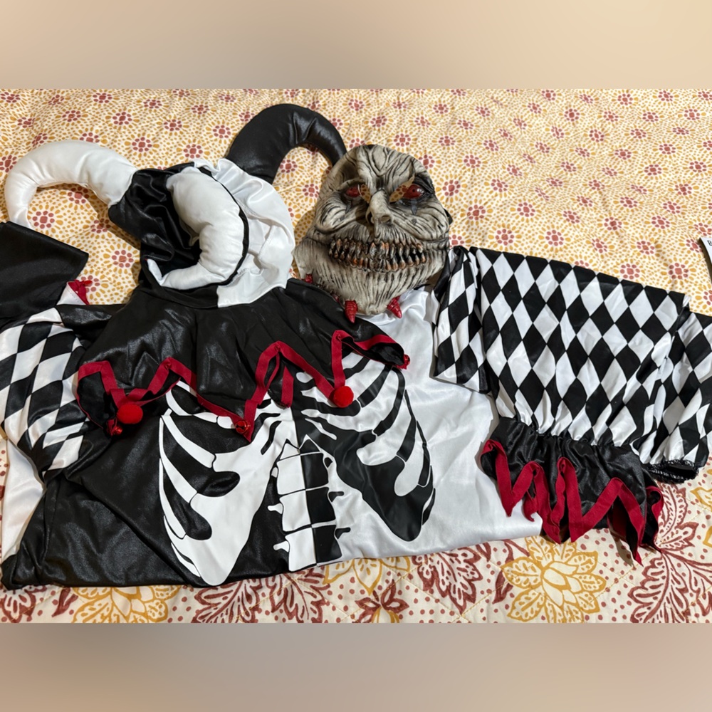 Sinister Jester costume + Jester Cane - 40" - Picture 3 of 13